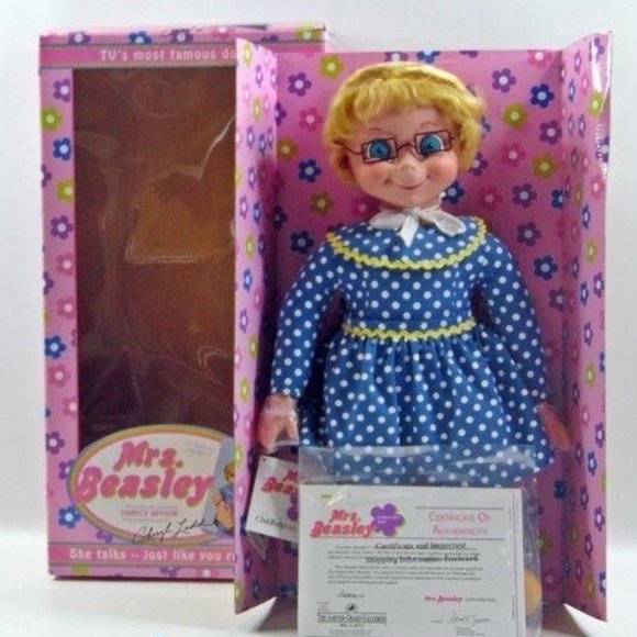 Classic Mrs. Beasley doll with COA - Picture 1 of 5